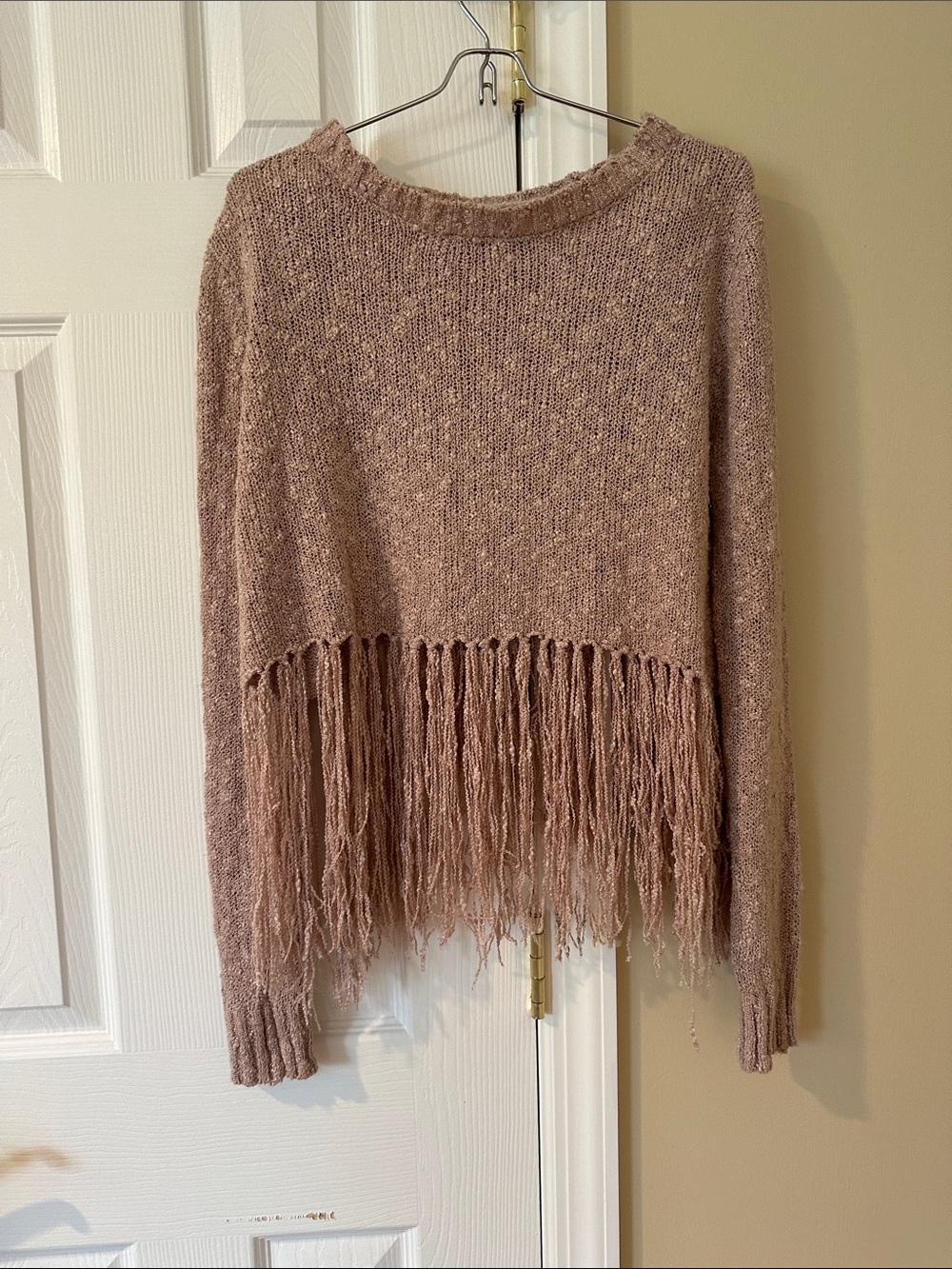 Fringe-Hem Crewneck Sweater in Dusty Mauve